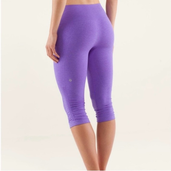 Lululemon In The Flow Crop - Picture 2 of 12